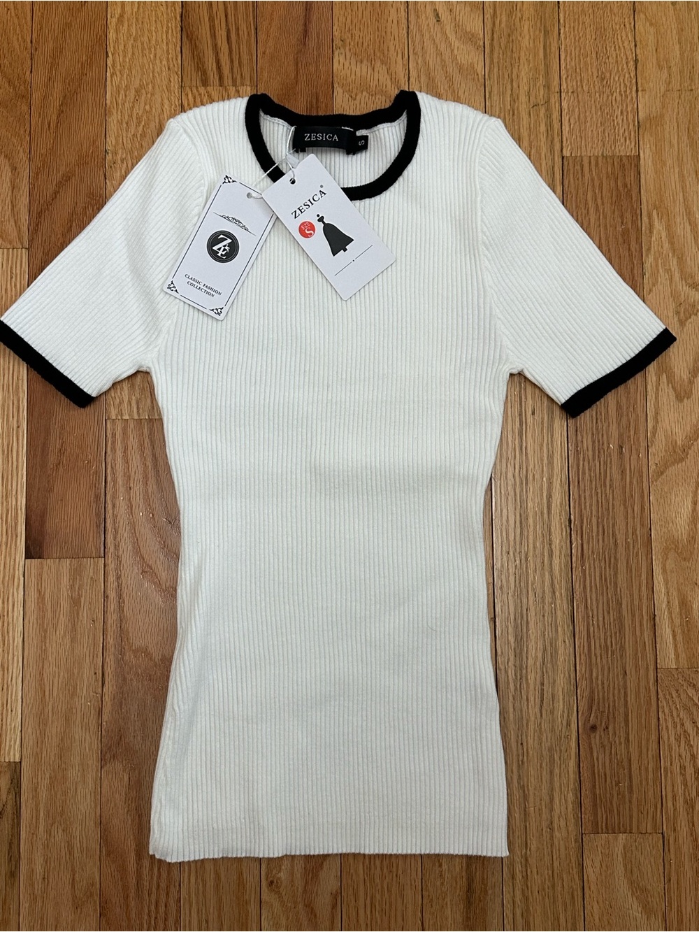 Zesica White Ribbed Short Sleeve Tee with Black Trim